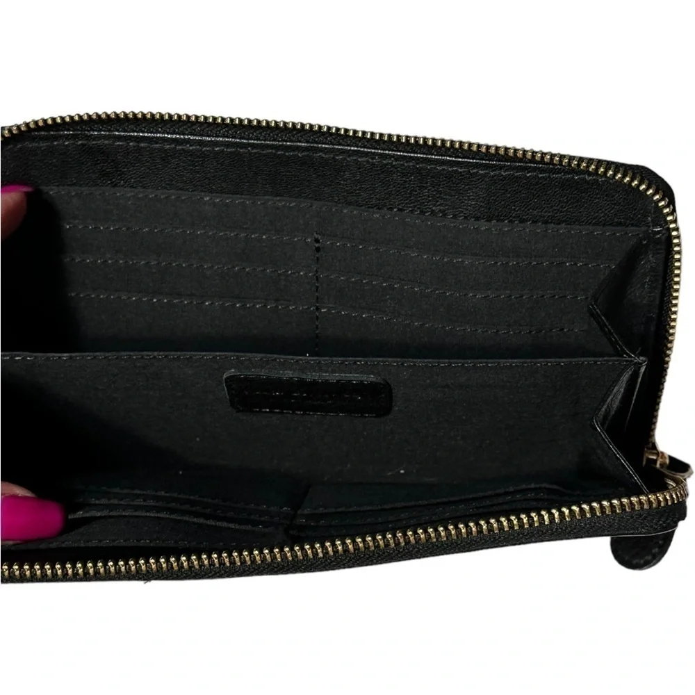 Pure Luxuries London Black Zip-around Wallet